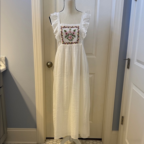 Zara Dresses & Skirts - Zara White Embroidered Dress - M